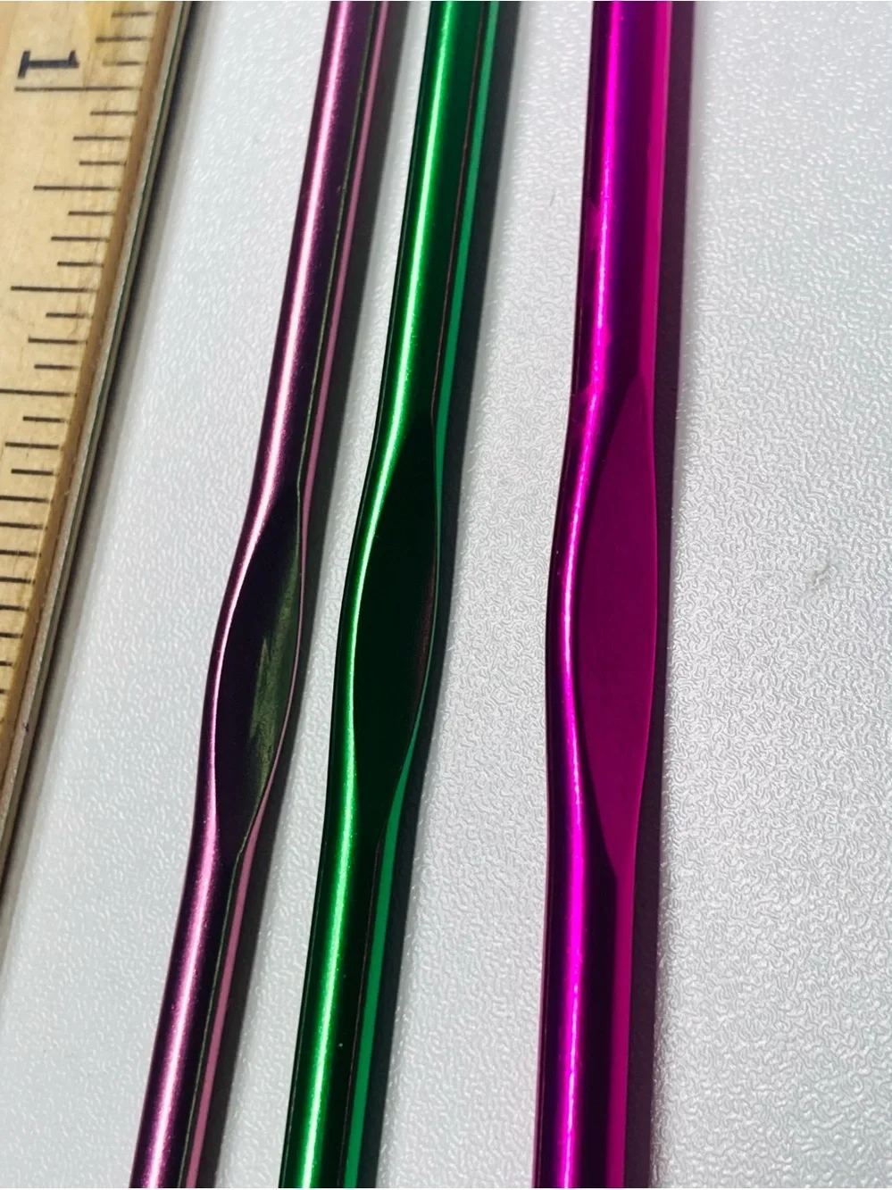 Set of 3 Metallic Crochet Hooks - Pink 3.5mm, Green 4.0mm, Hot Pink 4.5mm
